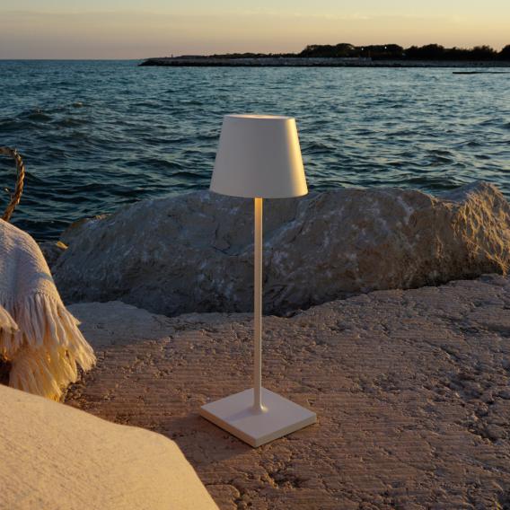 Lampada LED senza fili ricaricabile: eleganza e libertà di illuminazione!