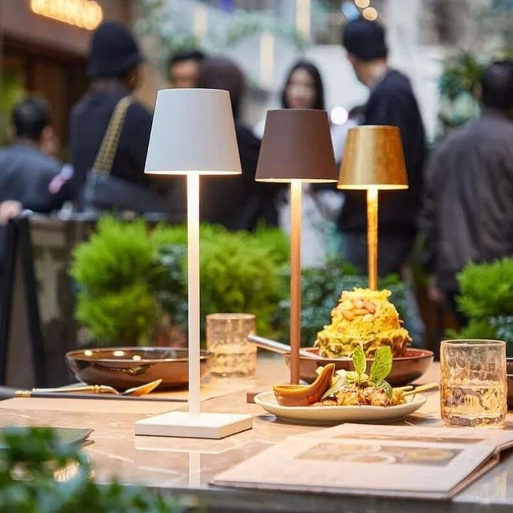 Lampada LED senza fili ricaricabile: eleganza e libertà di illuminazione!
