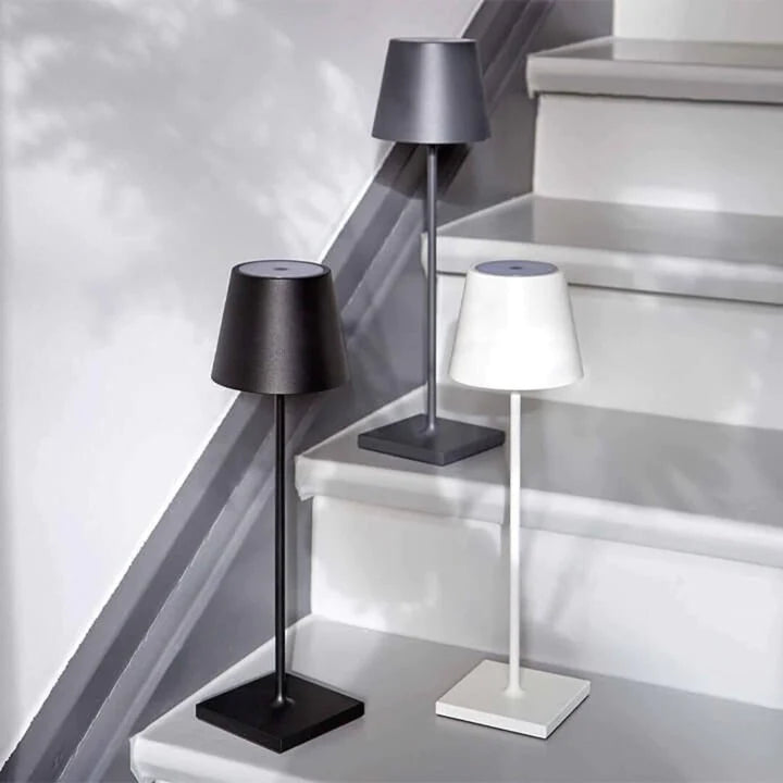 Lampada LED senza fili ricaricabile: eleganza e libertà di illuminazione!